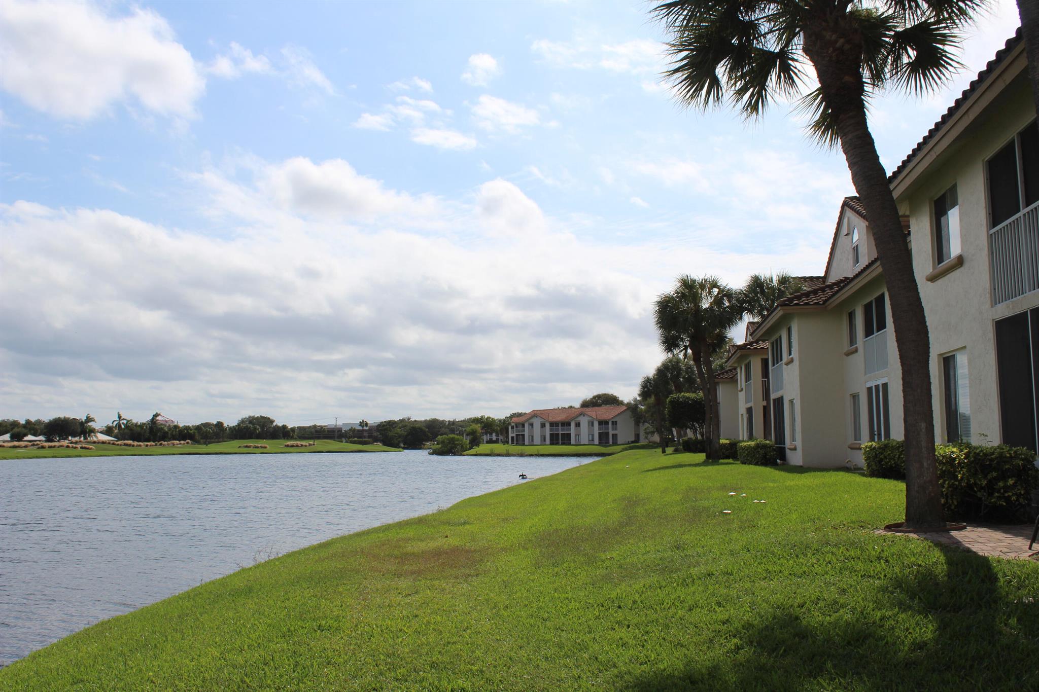 STERLING VILLAGES OF PALM BEACH LAKES CONDO - Residential Lease