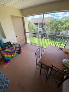 STERLING VILLAGES OF PALM BEACH LAKES CONDO - Residential Lease