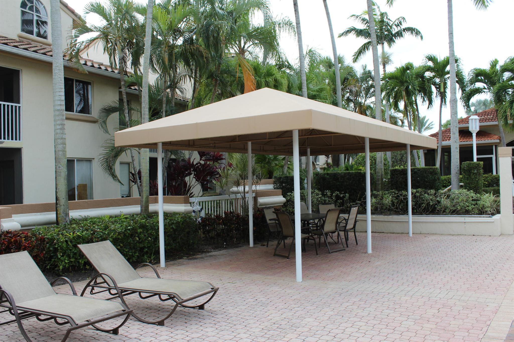 STERLING VILLAGES OF PALM BEACH LAKES CONDO - Residential Lease