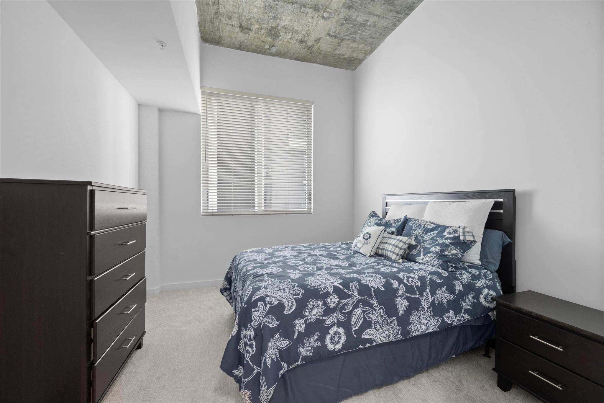 EDGE CONDO - Residential