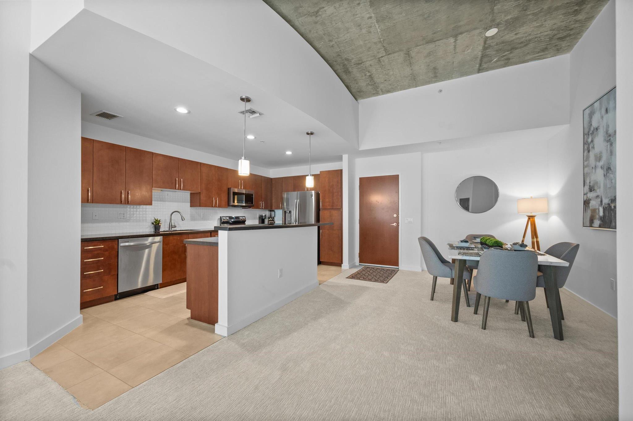 EDGE CONDO - Residential