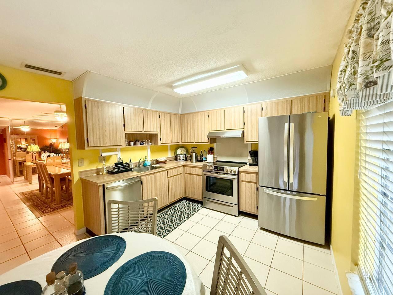 Las Verdes - Residential Lease