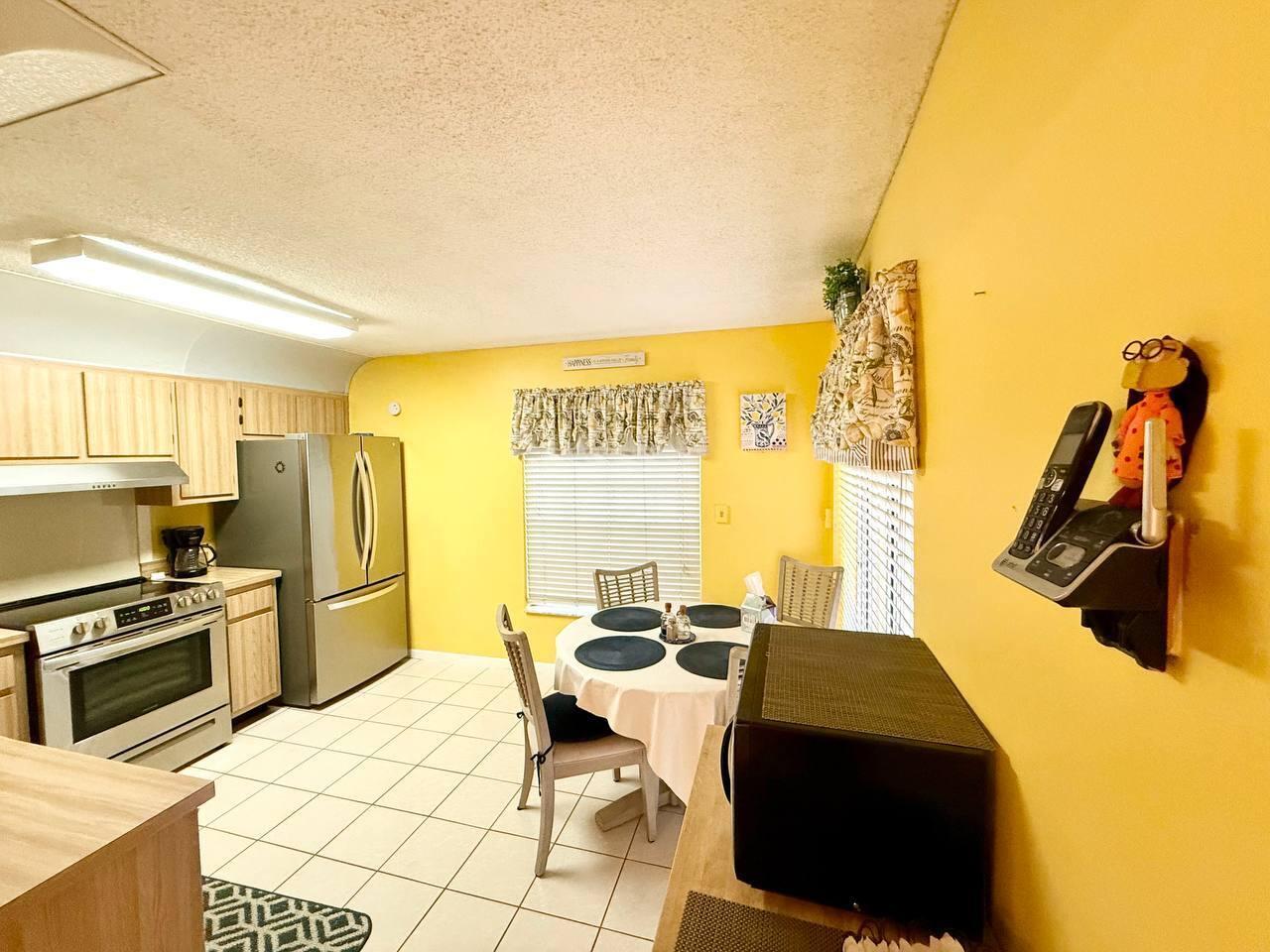 Las Verdes - Residential Lease