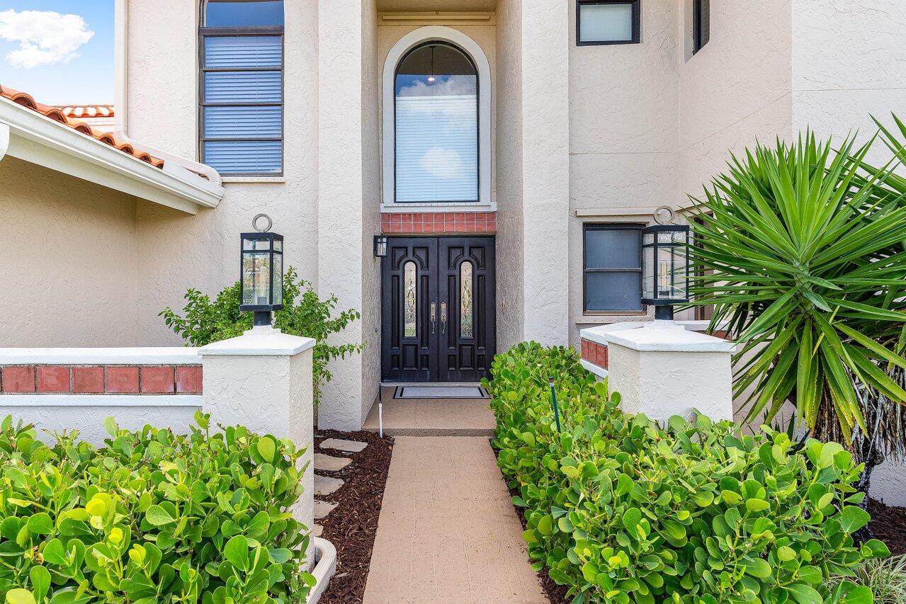 11217 Island Lakes Lane