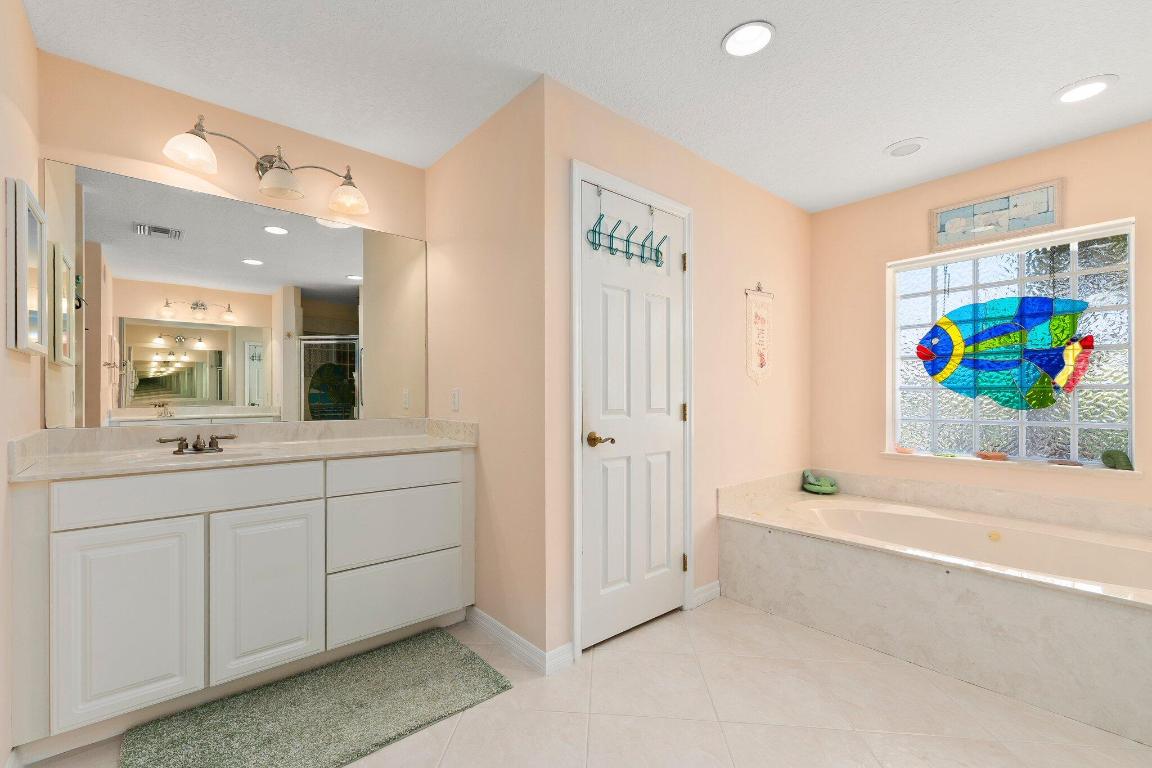 QUEEN'S COVE UNIT 1 - Residential