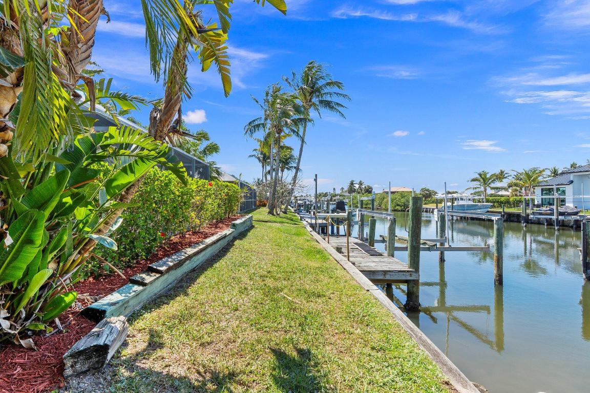 QUEEN'S COVE UNIT 1 - Residential