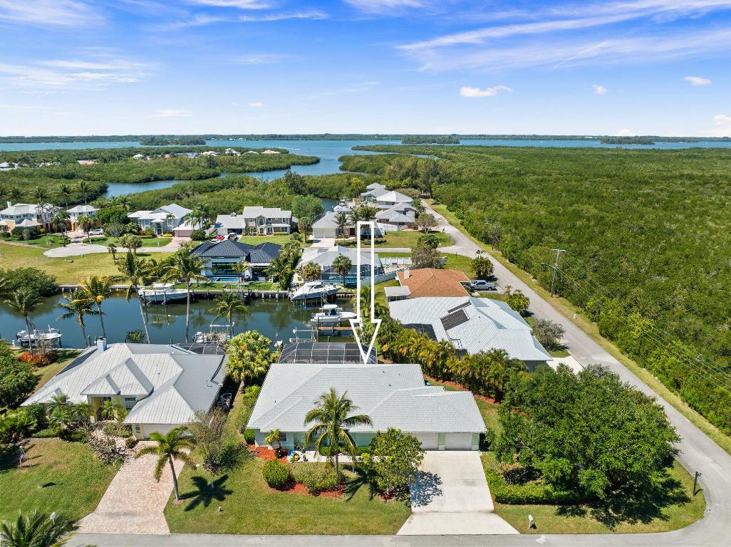 QUEEN'S COVE UNIT 1 - Residential