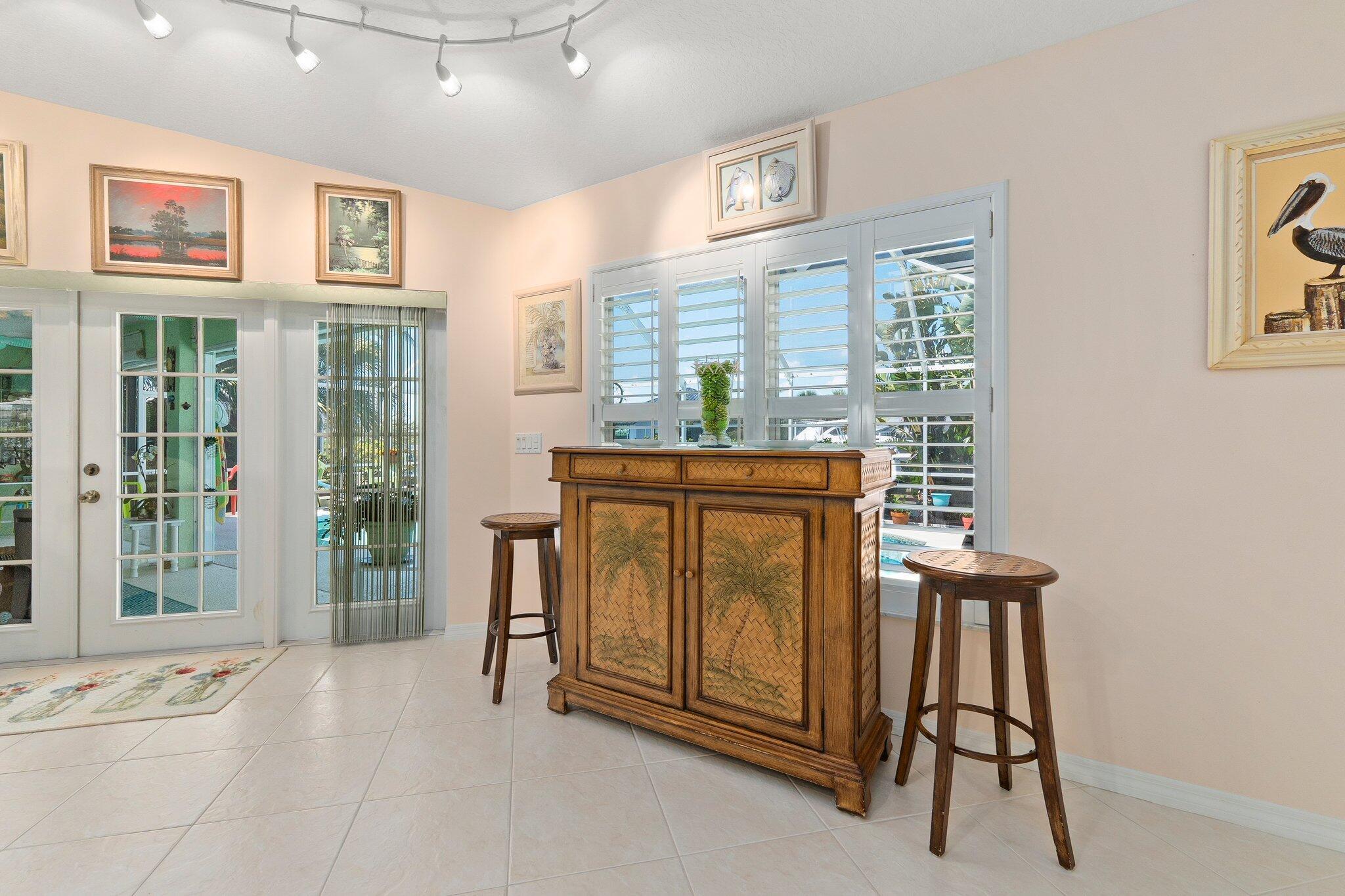 QUEEN'S COVE UNIT 1 - Residential