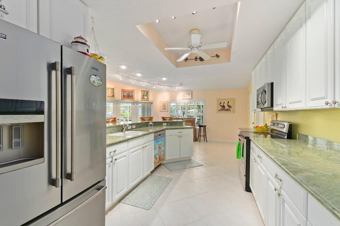 QUEEN'S COVE UNIT 1 - Residential