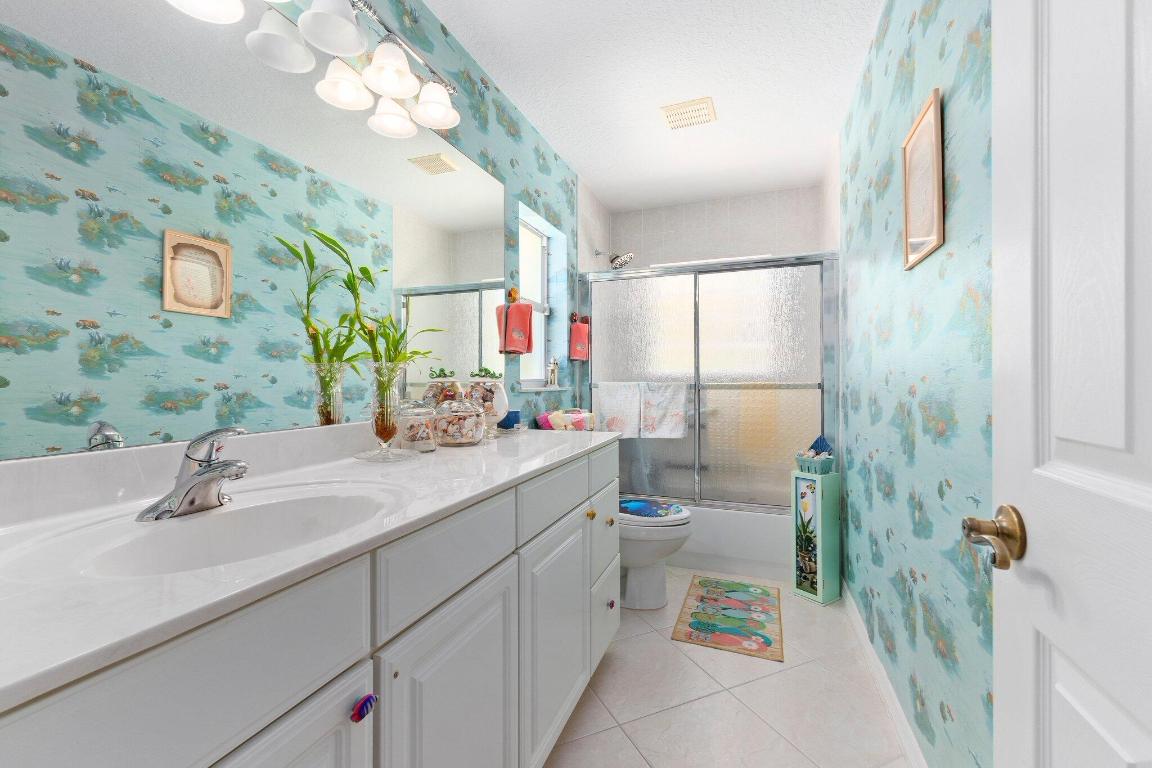 QUEEN'S COVE UNIT 1 - Residential