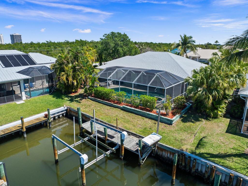 QUEEN'S COVE UNIT 1 - Residential