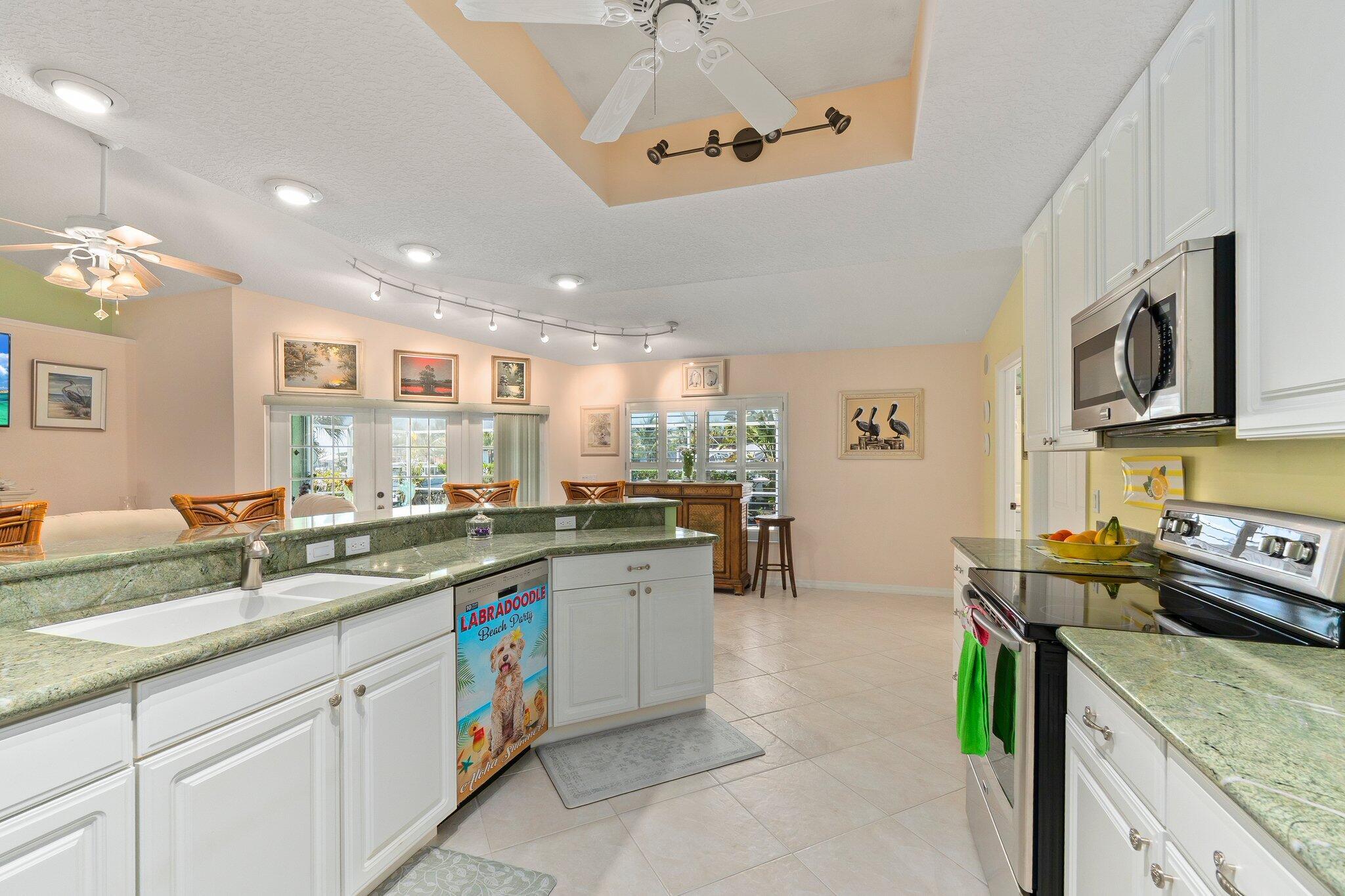 QUEEN'S COVE UNIT 1 - Residential