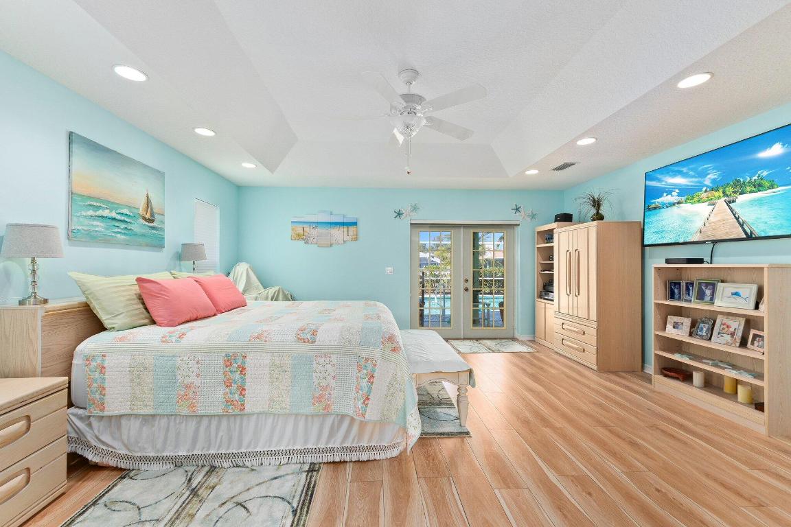 QUEEN'S COVE UNIT 1 - Residential