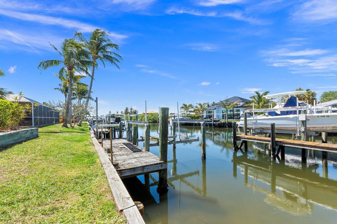 QUEEN'S COVE UNIT 1 - Residential