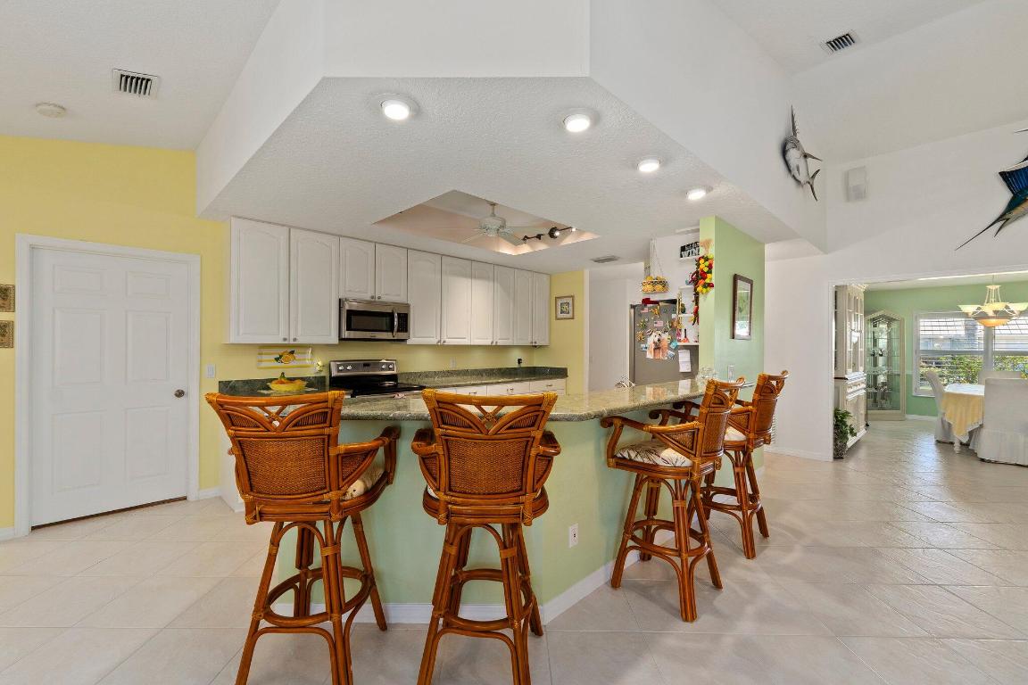 QUEEN'S COVE UNIT 1 - Residential