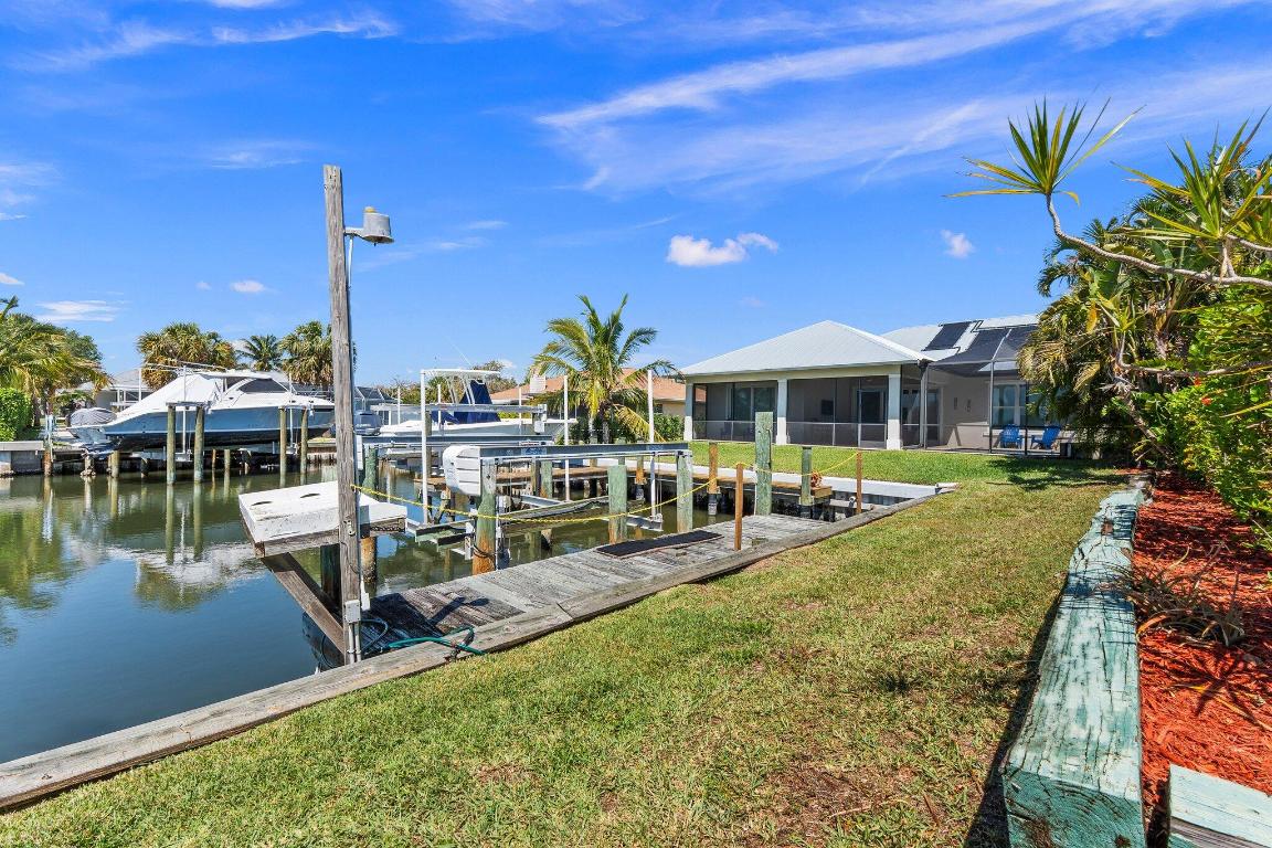 QUEEN'S COVE UNIT 1 - Residential