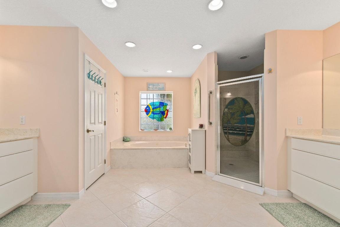 QUEEN'S COVE UNIT 1 - Residential