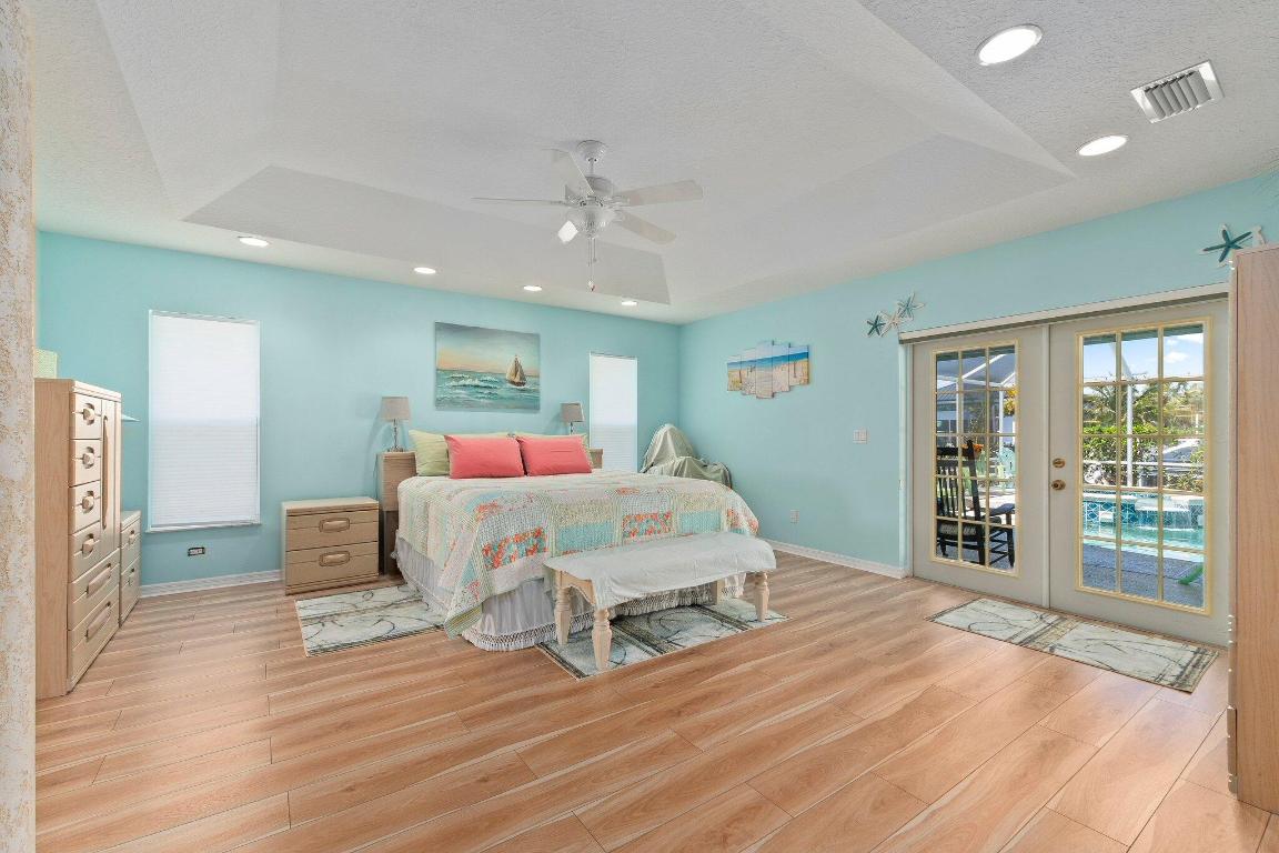 QUEEN'S COVE UNIT 1 - Residential