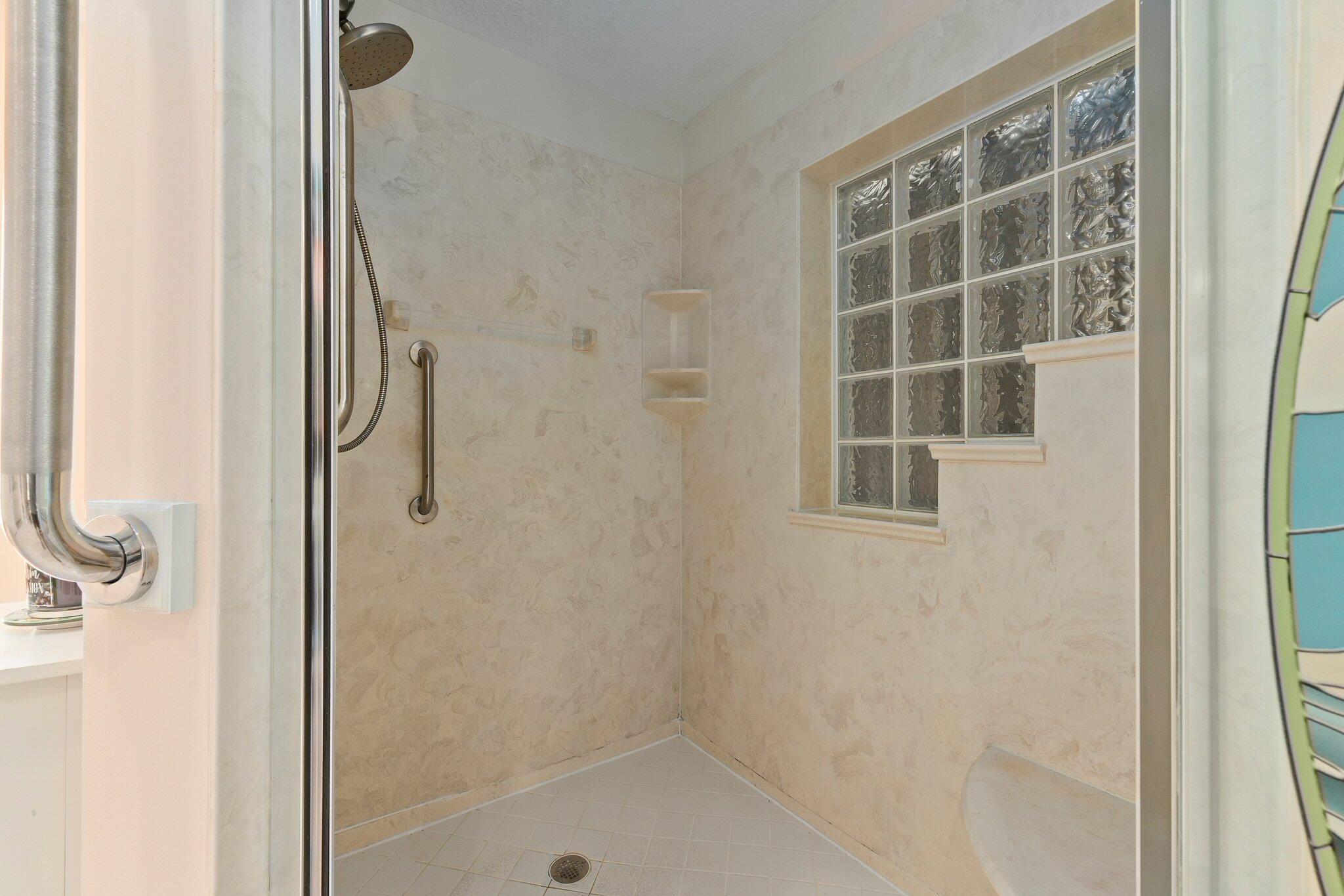 QUEEN'S COVE UNIT 1 - Residential