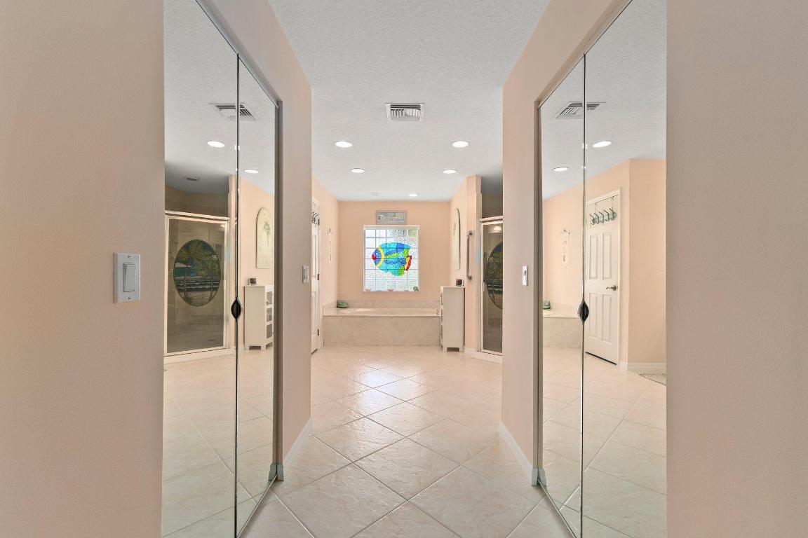 QUEEN'S COVE UNIT 1 - Residential