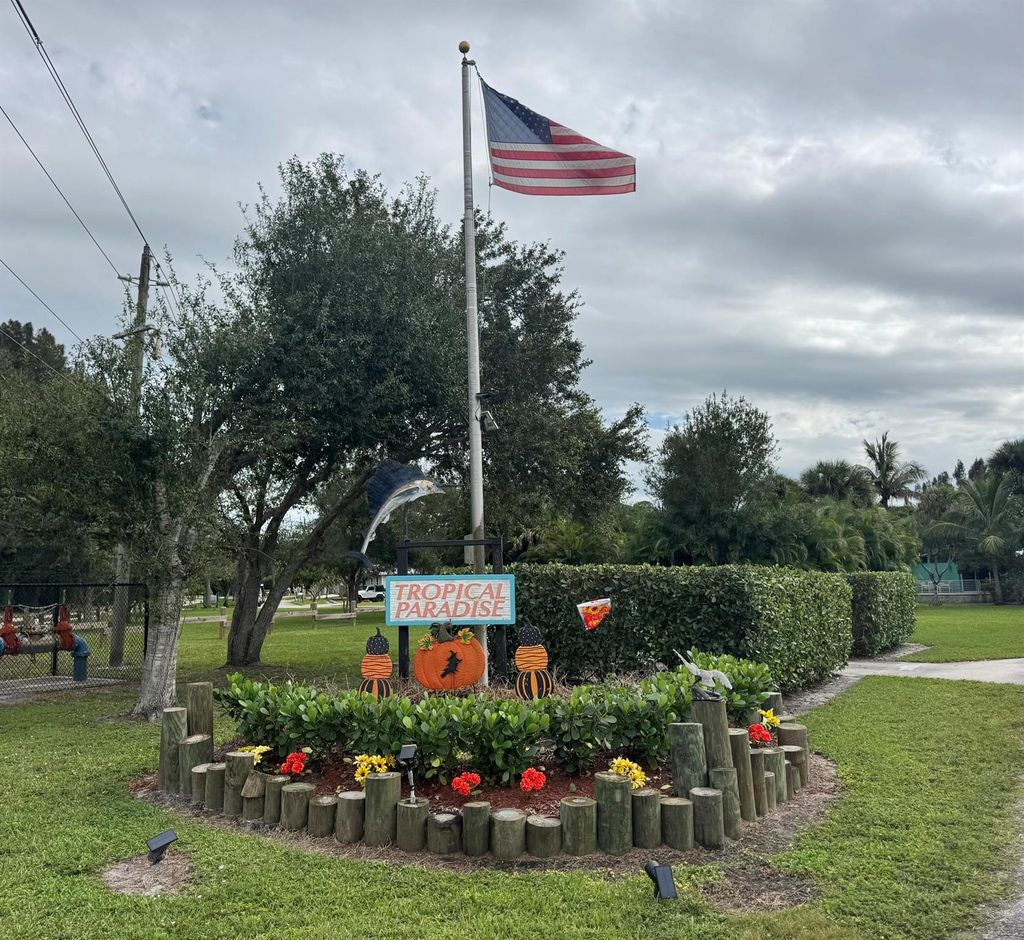 Photo of 251 SE Paradise Place SE, Stuart, FL 34997 (MLS # R11136704)