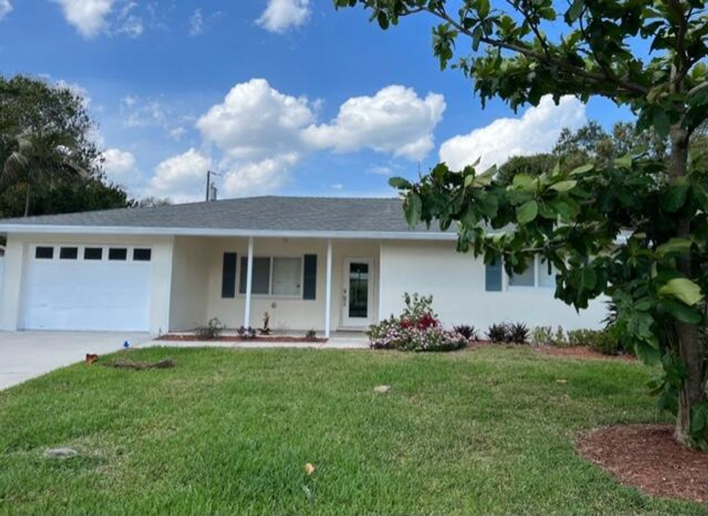 Photo of 363 Beacon Street, Tequesta, FL 33469 (MLS # R10875154)