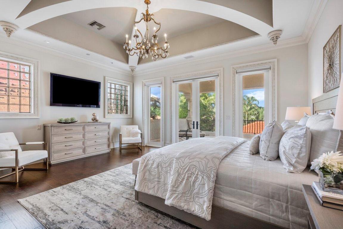 MIZNER LAKE ESTATES - Residential