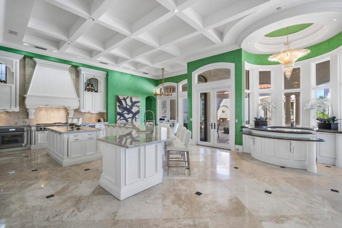 MIZNER LAKE ESTATES - Residential