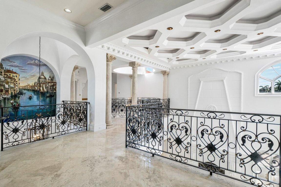 MIZNER LAKE ESTATES - Residential