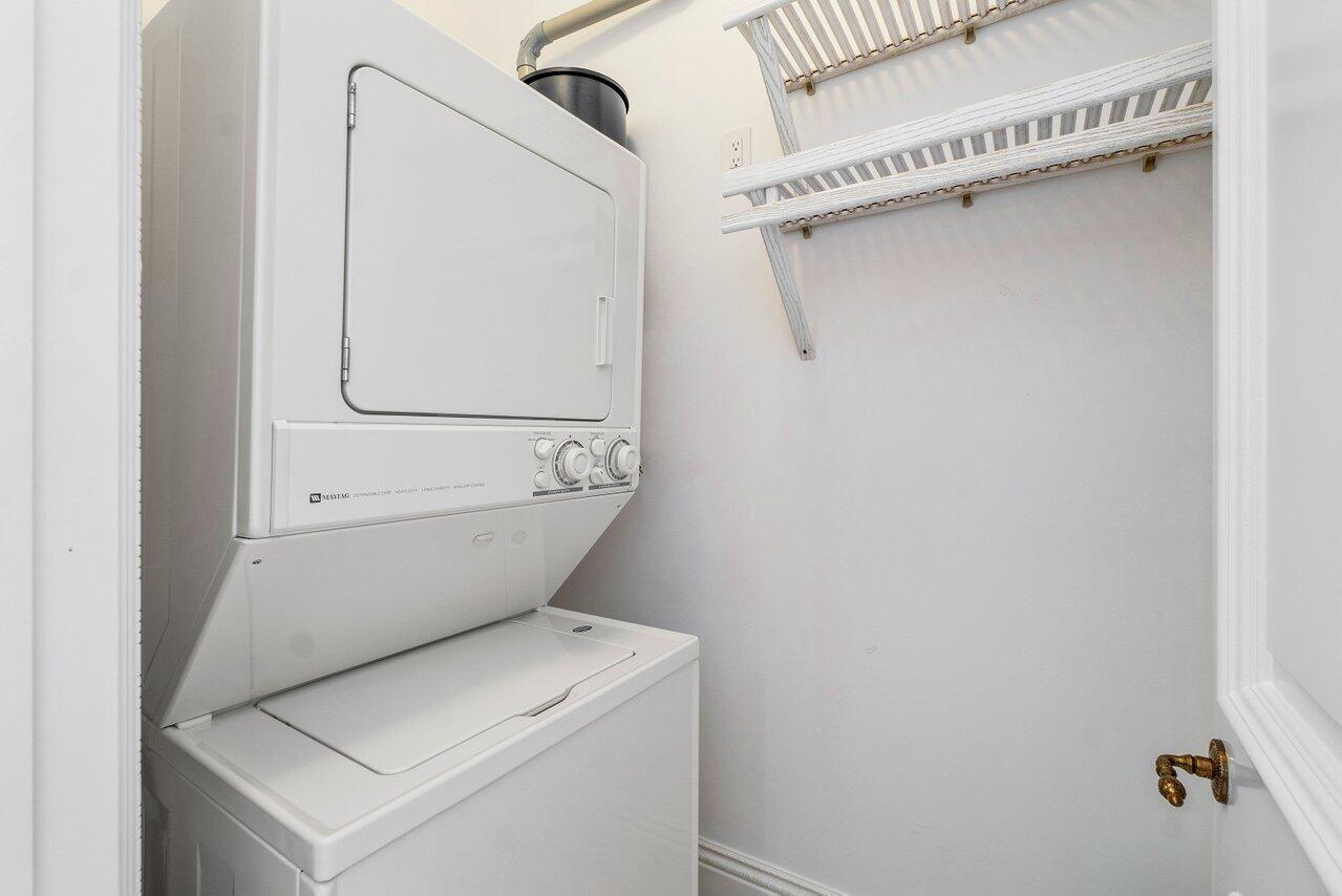 MIZNER LAKE ESTATES - Residential