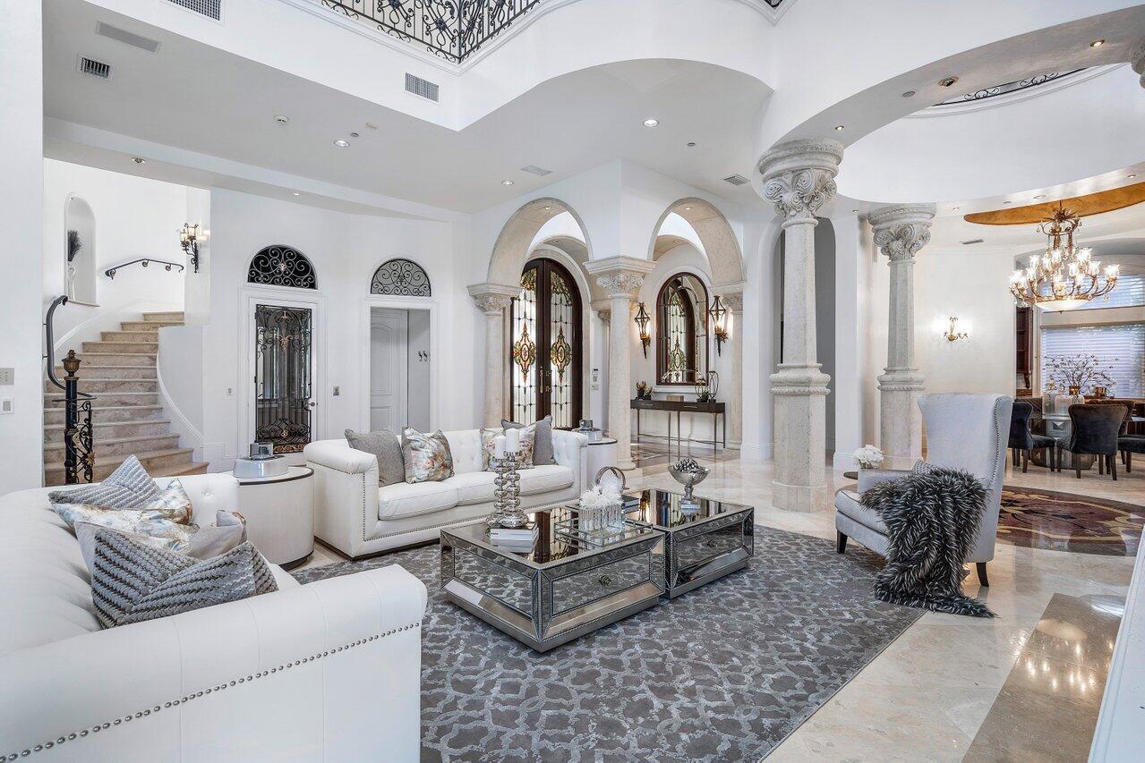 MIZNER LAKE ESTATES - Residential