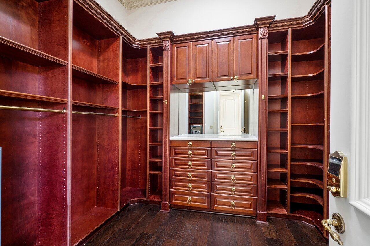 MIZNER LAKE ESTATES - Residential