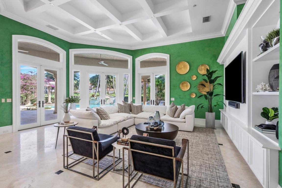 MIZNER LAKE ESTATES - Residential