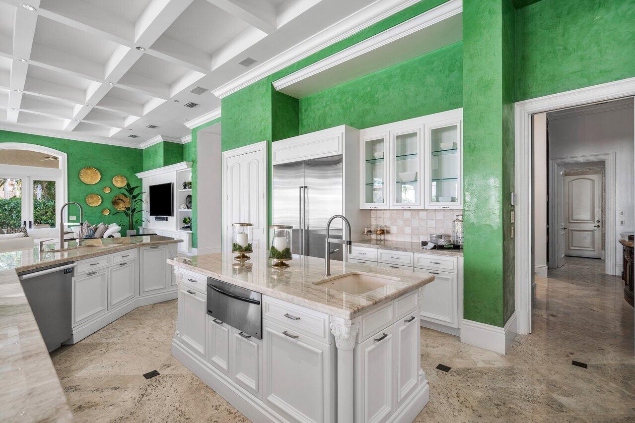 MIZNER LAKE ESTATES - Residential