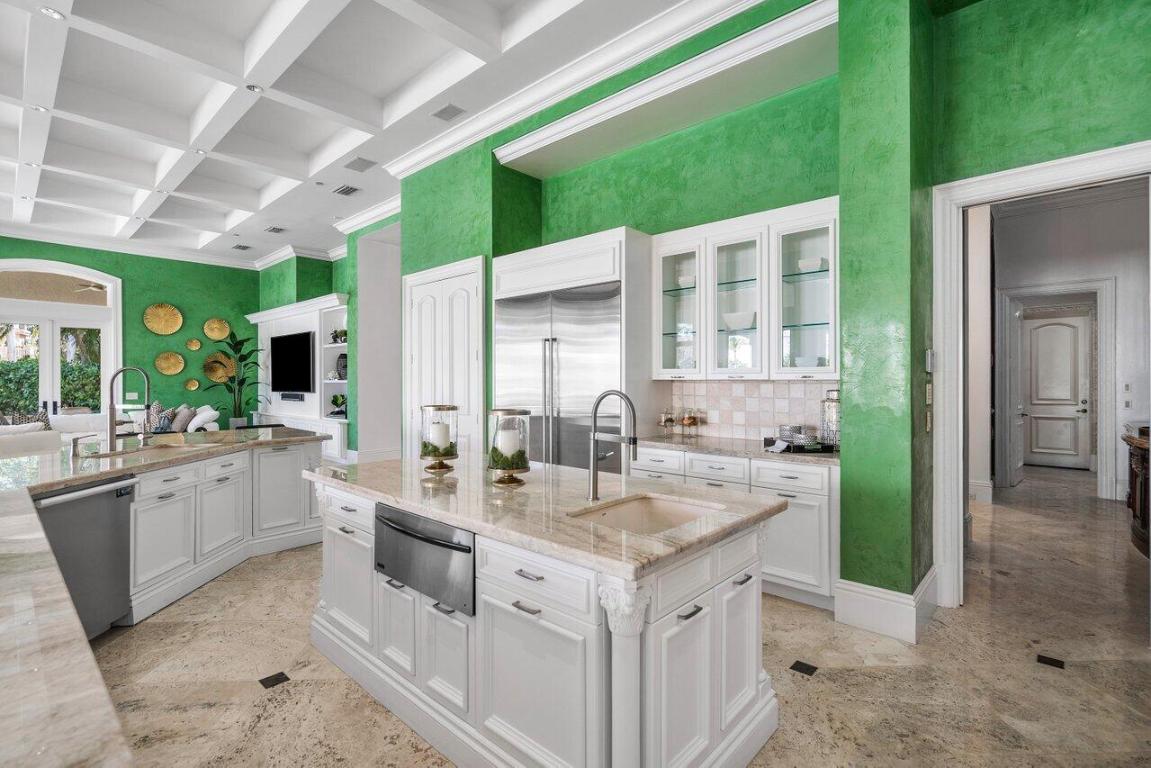 MIZNER LAKE ESTATES - Residential