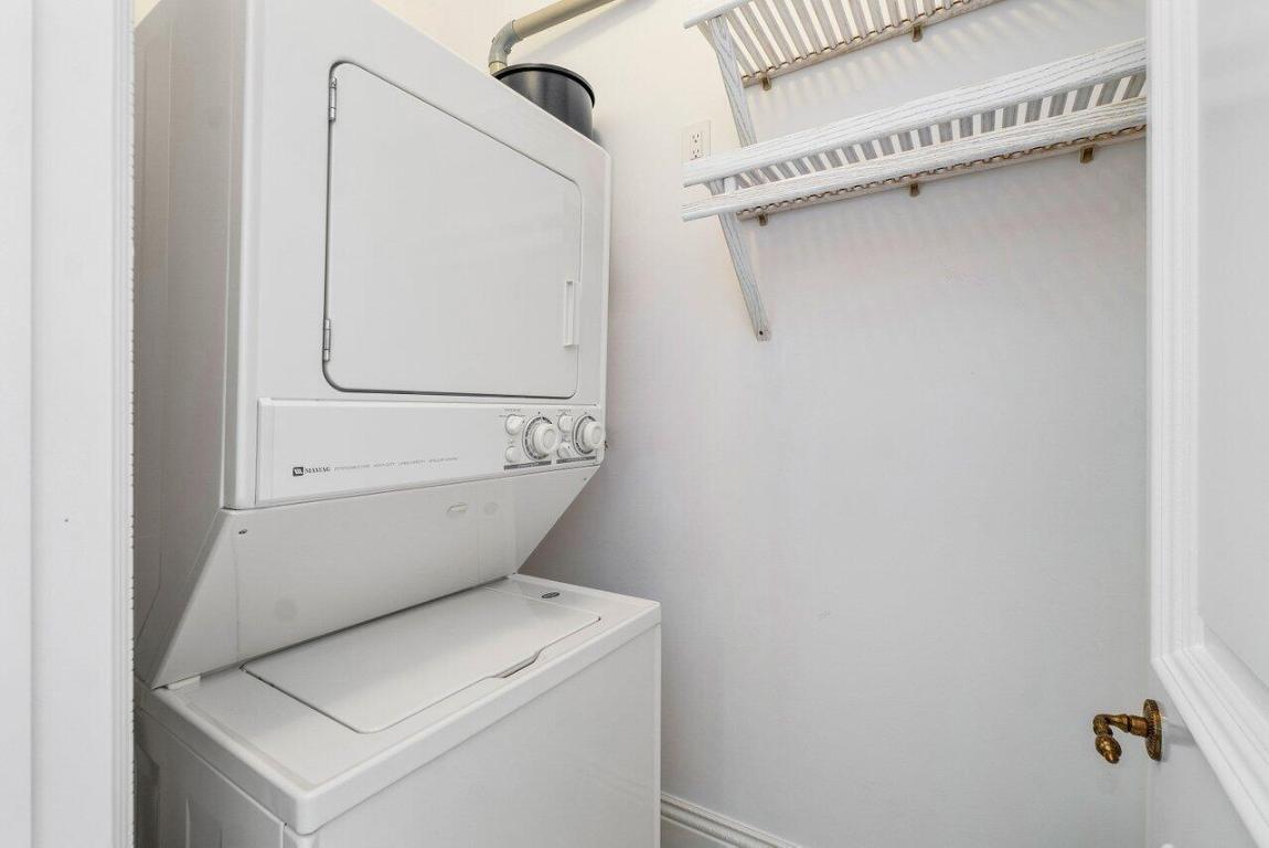 MIZNER LAKE ESTATES - Residential