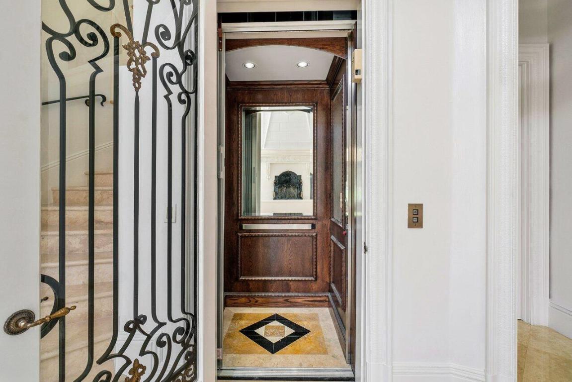 MIZNER LAKE ESTATES - Residential