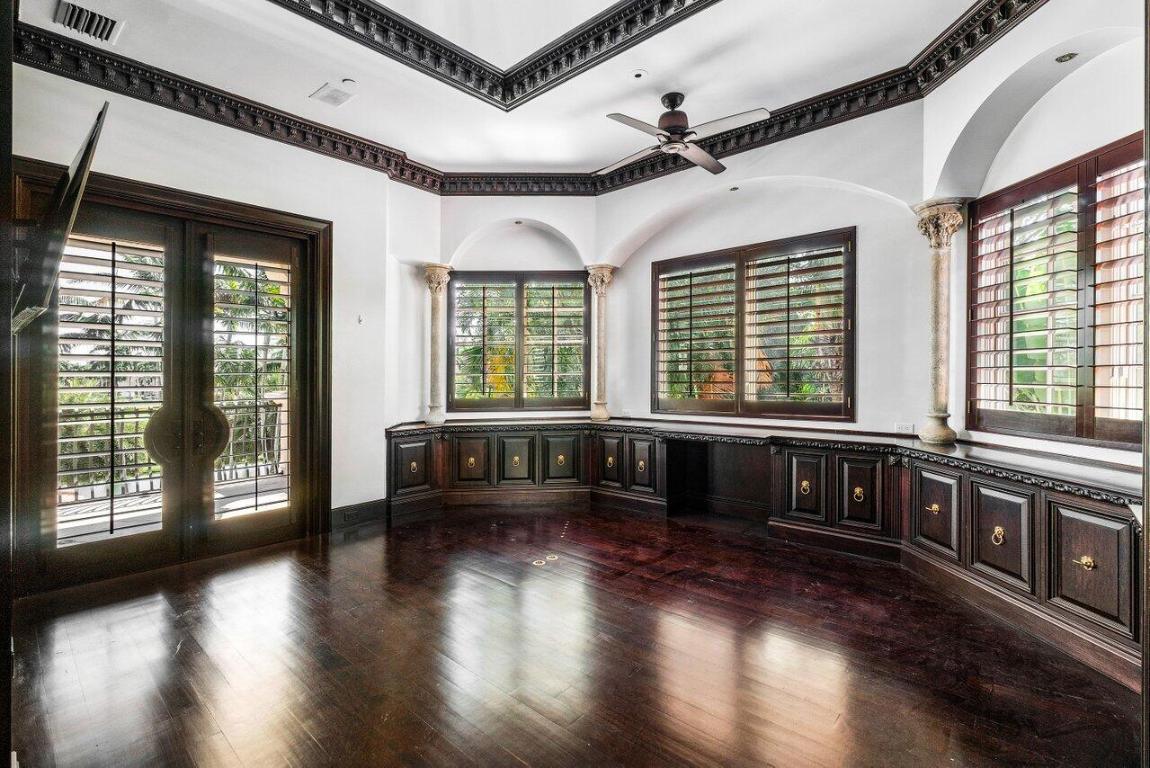 MIZNER LAKE ESTATES - Residential