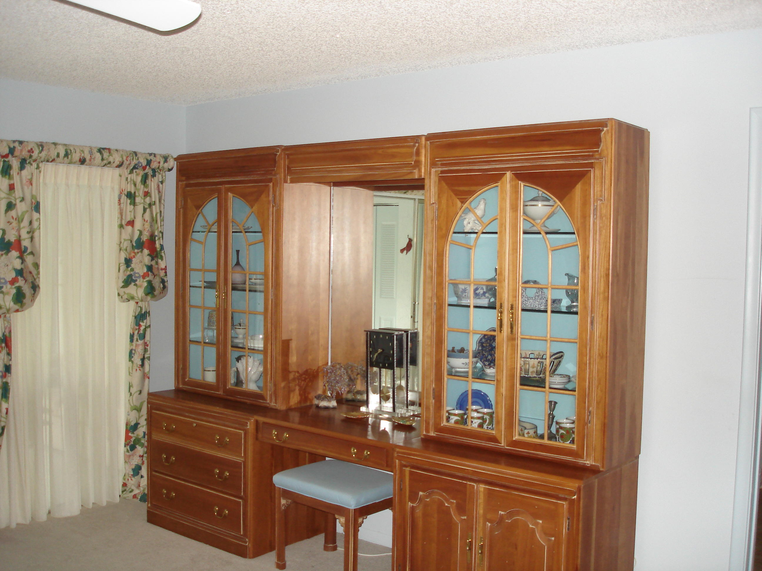 BRIDGEVIEW COND DECL - Residential