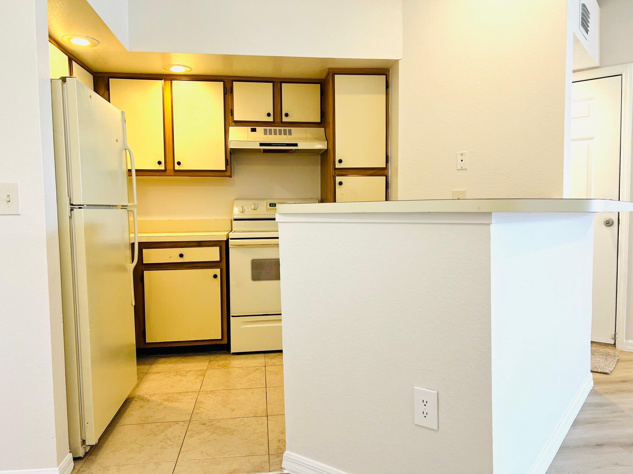 PONTE VERDE AT PALM BEACH LAKES CONDO - Residential Lease