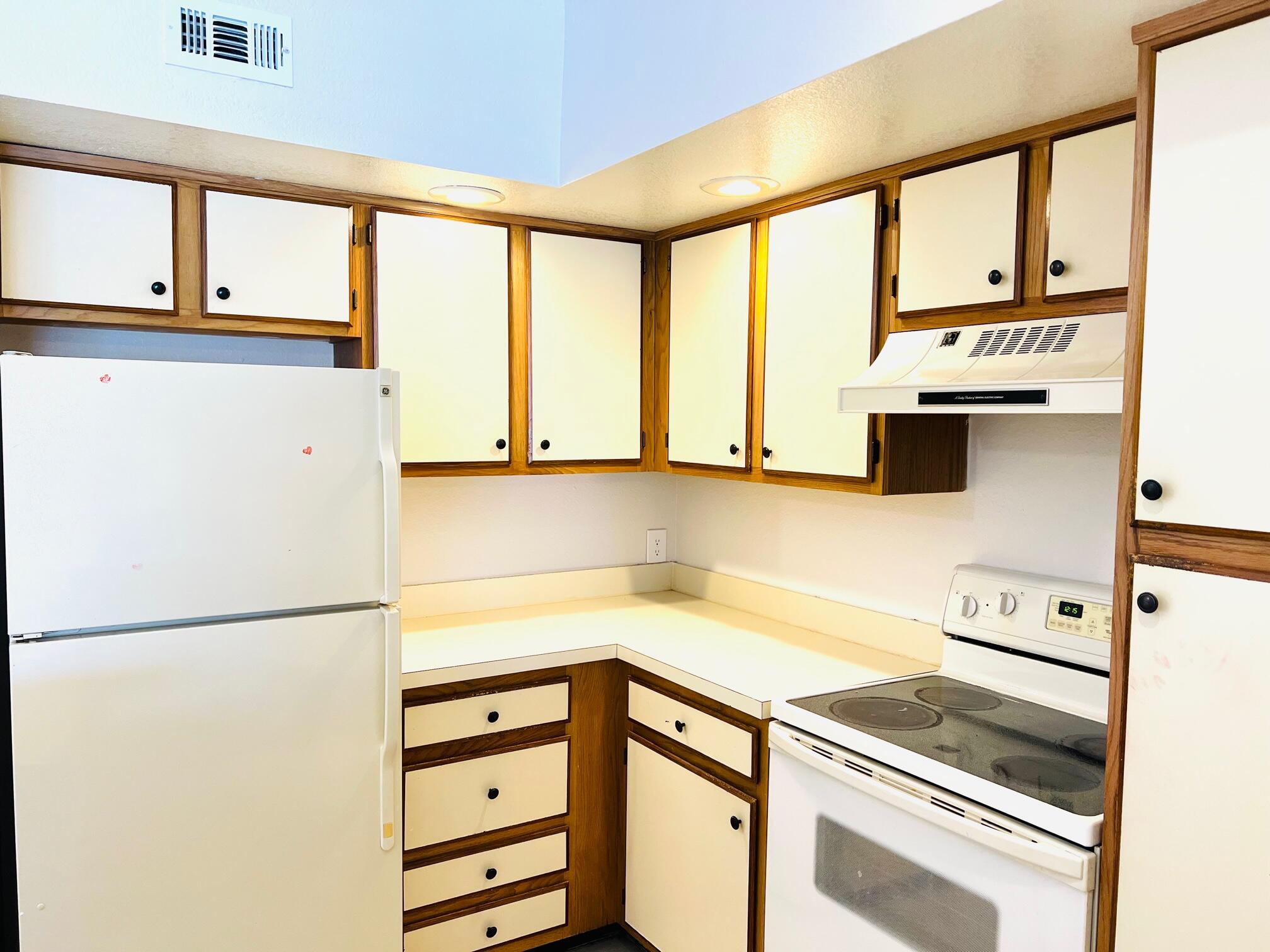 PONTE VERDE AT PALM BEACH LAKES CONDO - Residential Lease