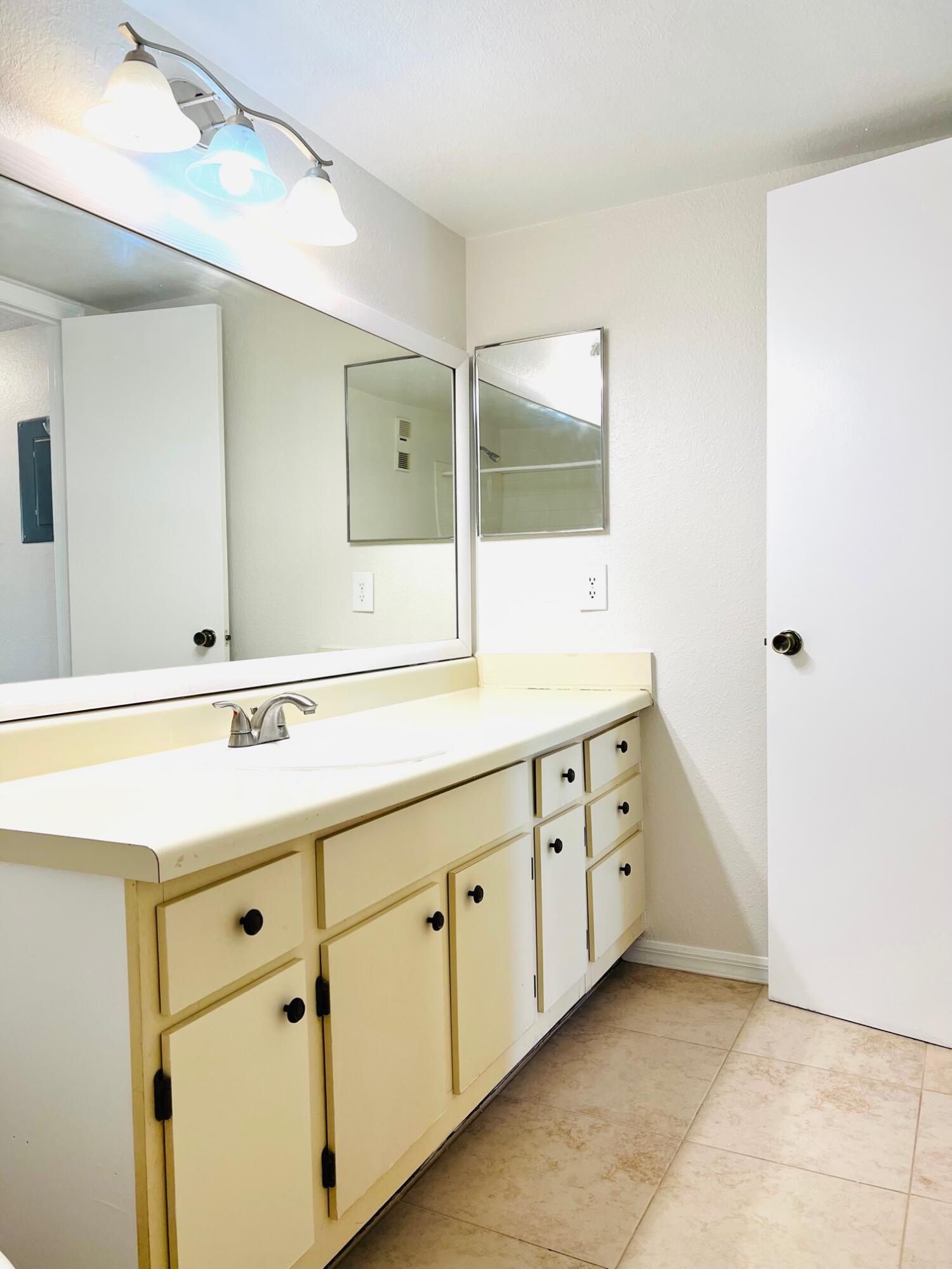 PONTE VERDE AT PALM BEACH LAKES CONDO - Residential Lease