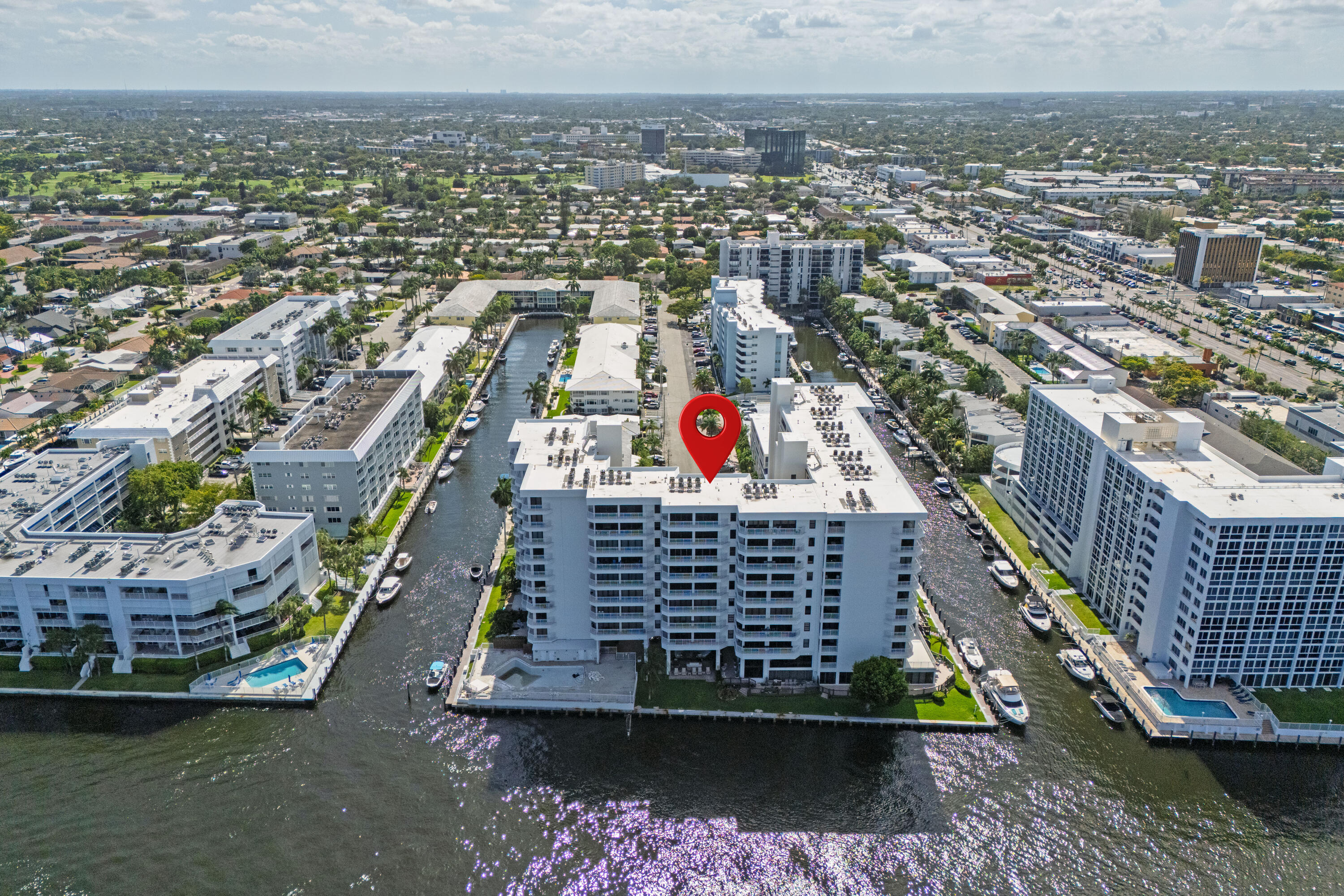 3100 NE 48th Street 806