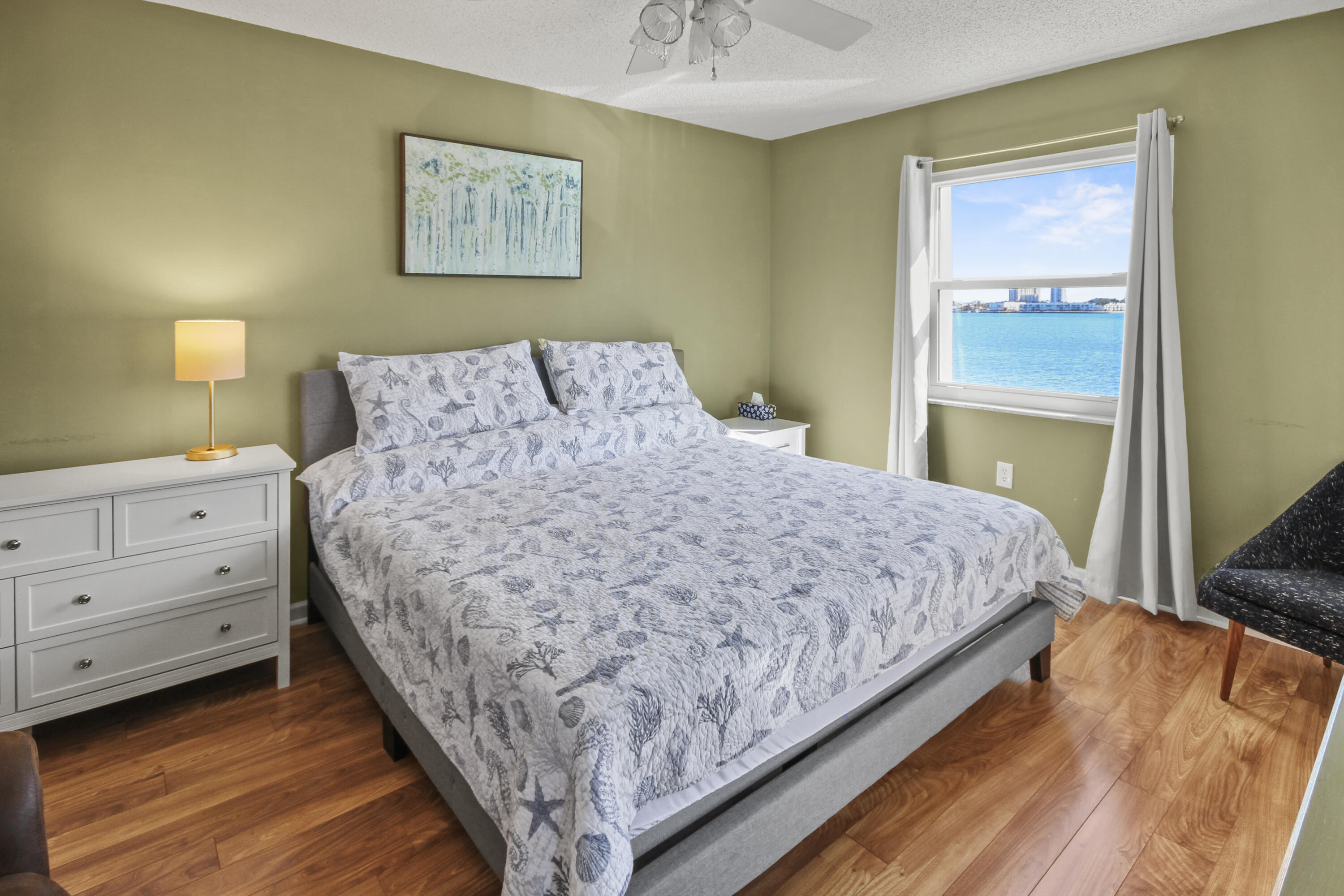 WILSHIRE NORTH CONDOS - Residential Lease