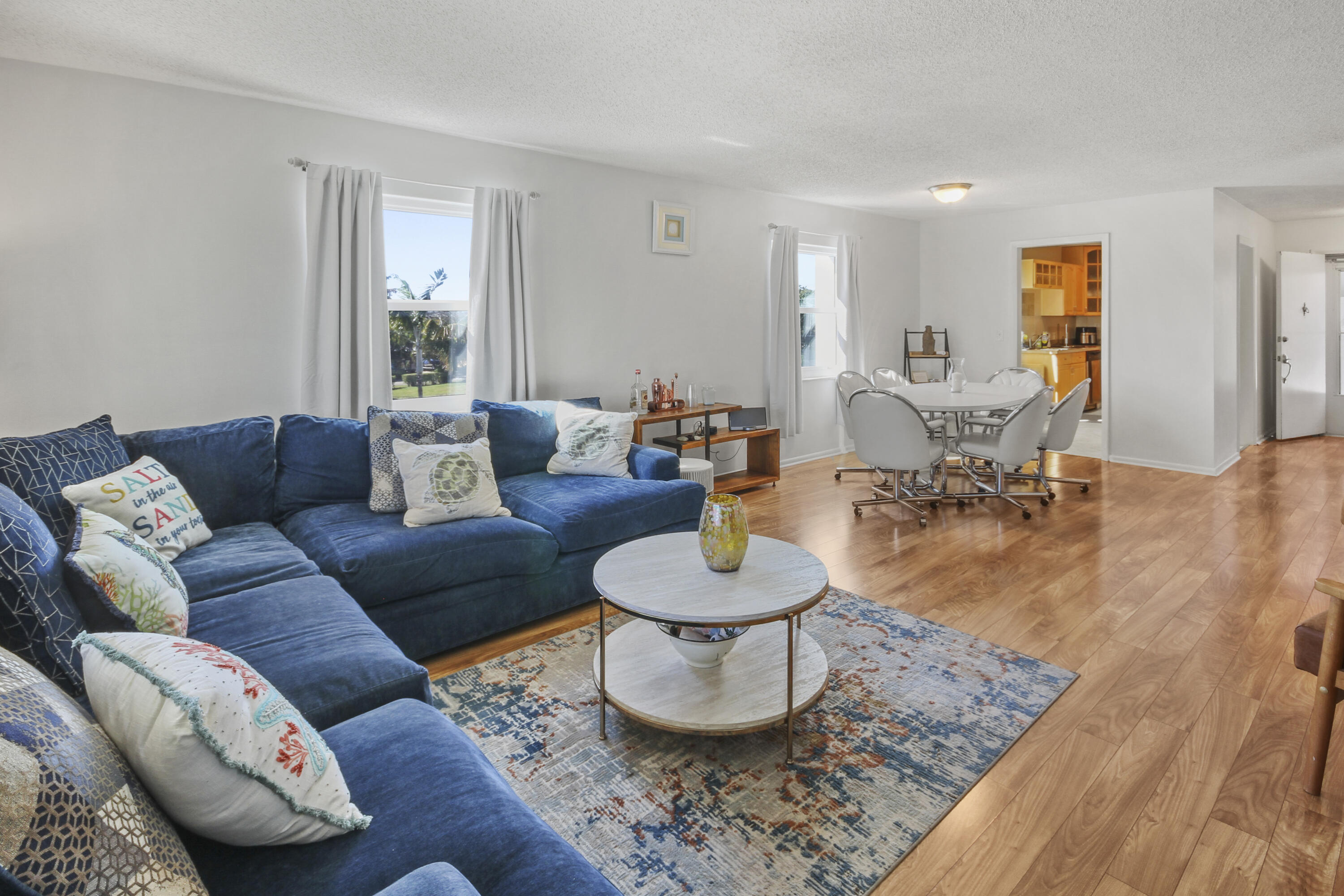 WILSHIRE NORTH CONDOS - Residential Lease