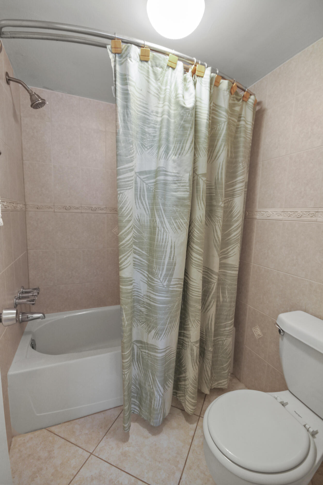 WILSHIRE NORTH CONDOS - Residential Lease