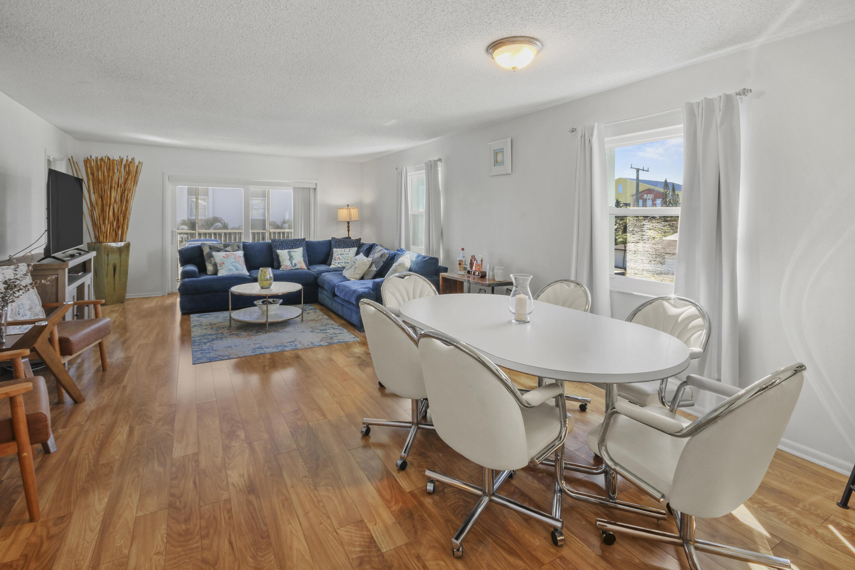 WILSHIRE NORTH CONDOS - Residential Lease