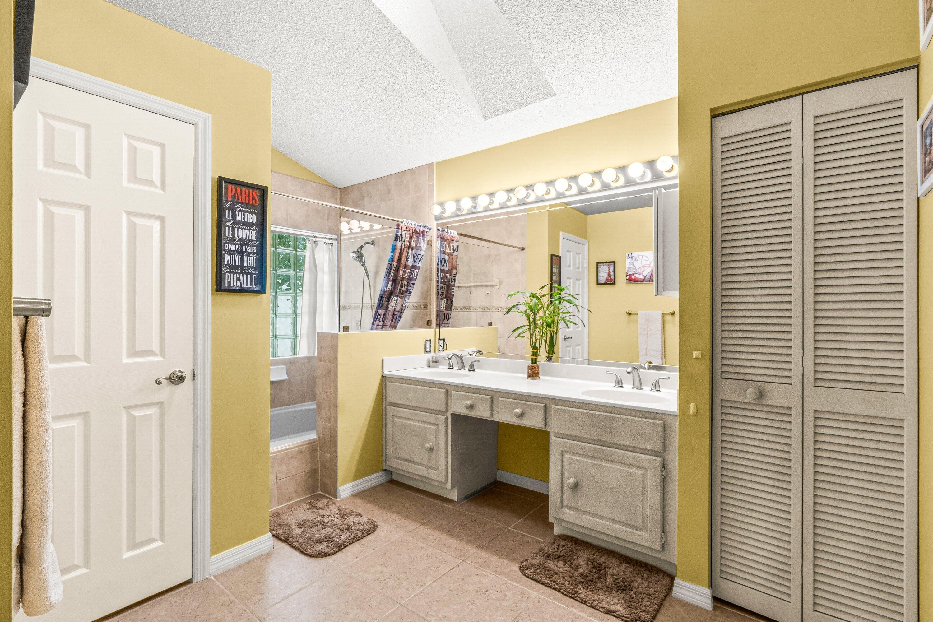 BARCLAY CLUB AT PGA NATL - Residential