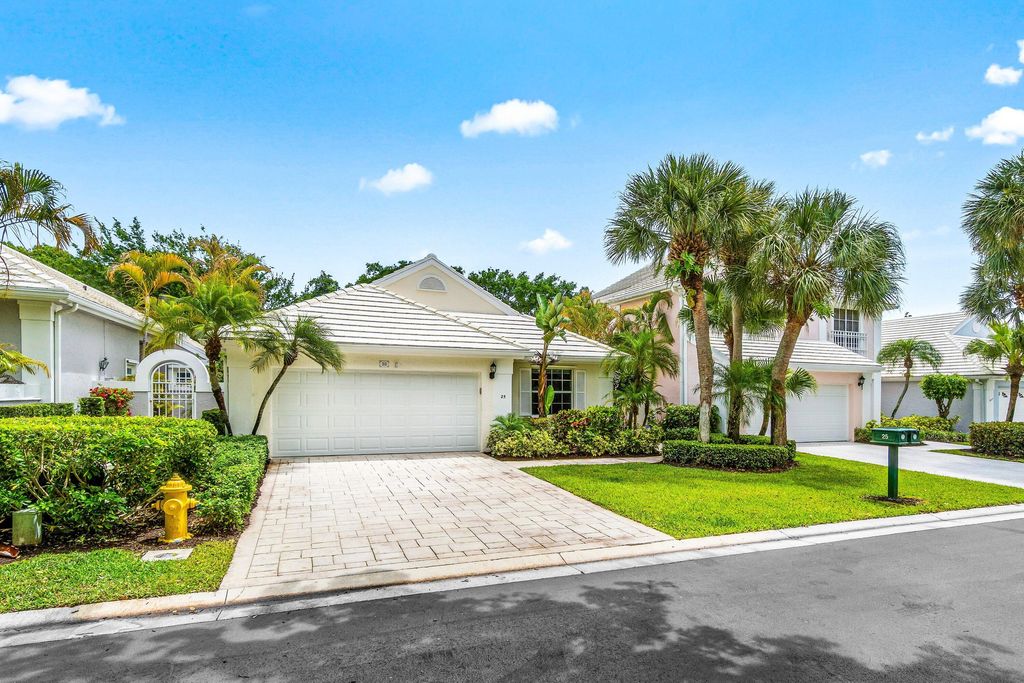 Photo of 25 Wyndham Lane, Palm Beach Gardens, FL 33418 (MLS # B26016224)