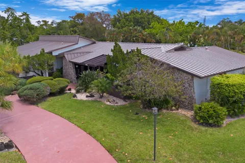 5200 Woodlands Bl, Tamarac, FL MLS: F10499070